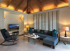 North/south Rest Pavilion | Living area