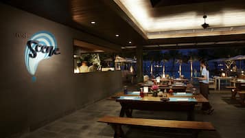 2 间餐厅,供应早餐