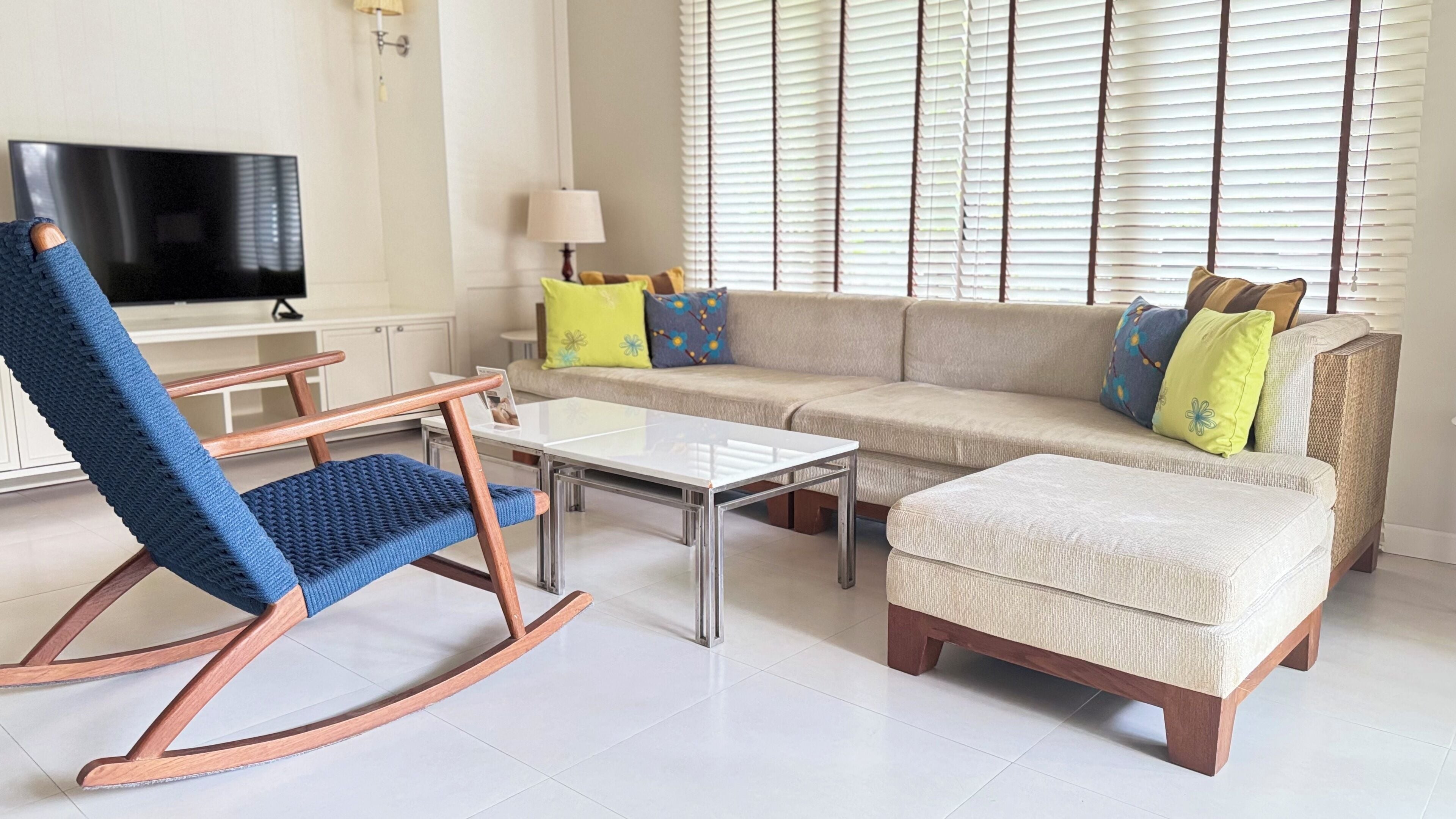 north/south rest pavilion | living area | 43-inch lcd tv with cable channels