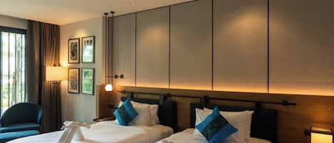 New Deluxe | Minibar, in-room safe, desk, laptop workspace