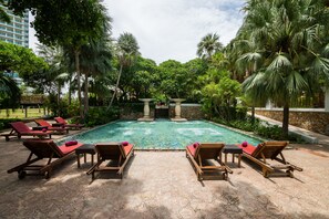 3 室外游泳池，免费小屋，池畔遮阳伞