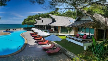 Bay View North Zone | Minibar, in-room safe, blackout curtains, soundproofing