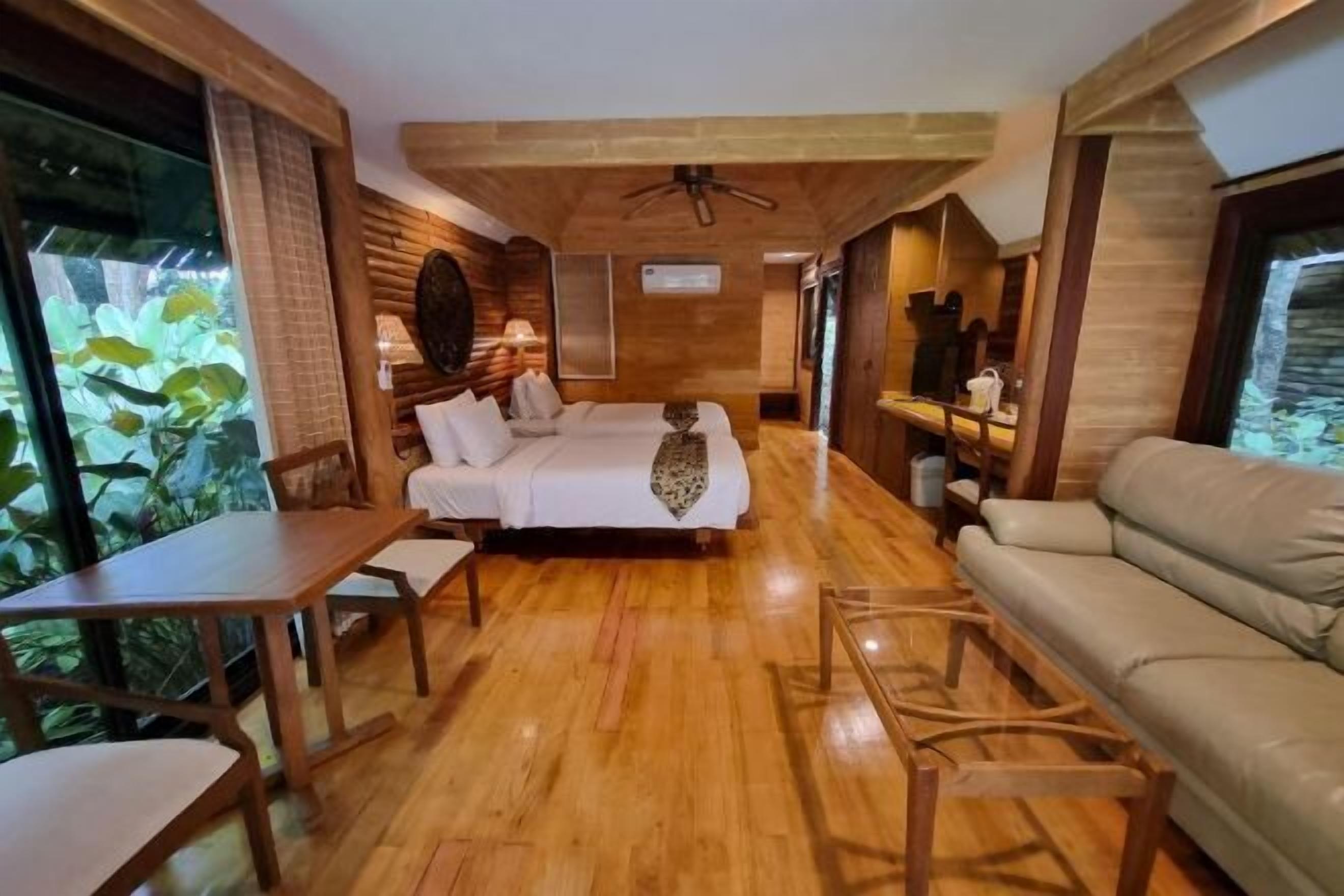 Minibar, in-room safe, blackout drapes, soundproofing