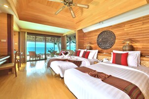 Bay View North Zone | Minibar, in-room safe, blackout drapes, soundproofing