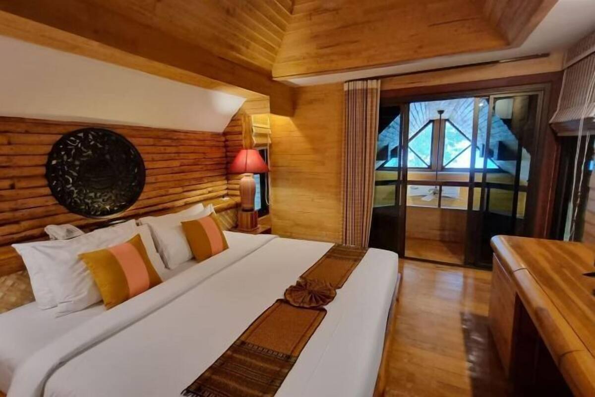 Minibar, in-room safe, blackout drapes, soundproofing