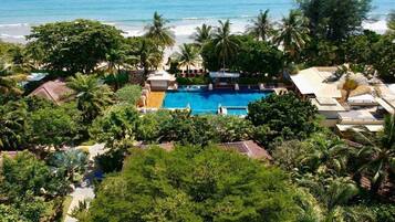 Kolam renang outdoor