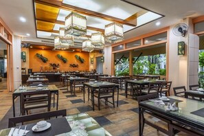 Dining - Baan Khao Lak Resort (Takua Pa)