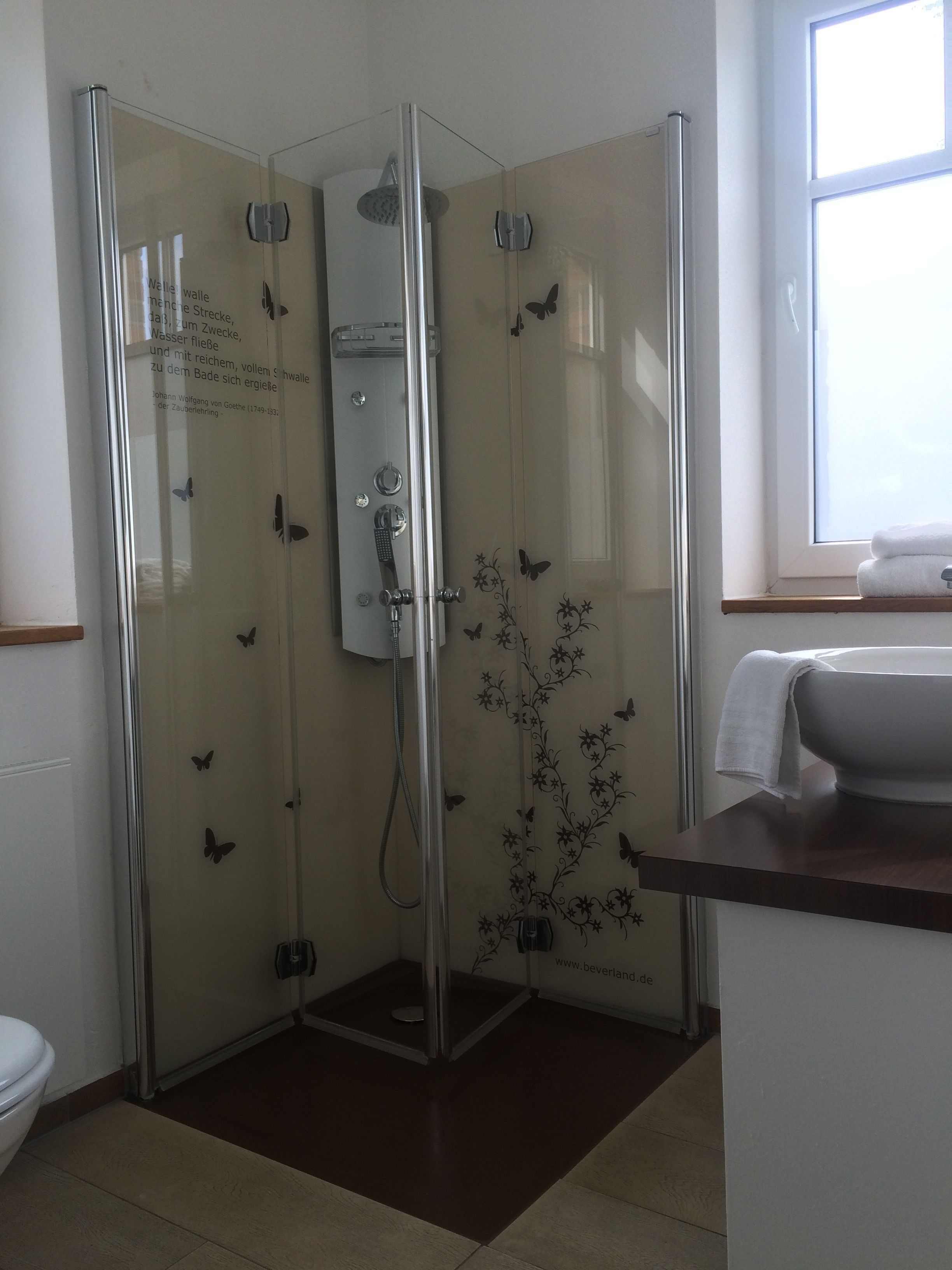 shower, hydromassage showerhead, free toiletries, hair dryer