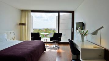 Standard Double or Twin Room | Minibar, in-room safe, desk, blackout curtains