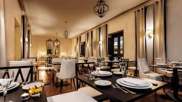 Breakfast, lunch, dinner served; Portuguese cuisine, alfresco dining