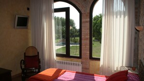 View from room - Mas del Joncar - Guest House (Sant Pere Pescador)