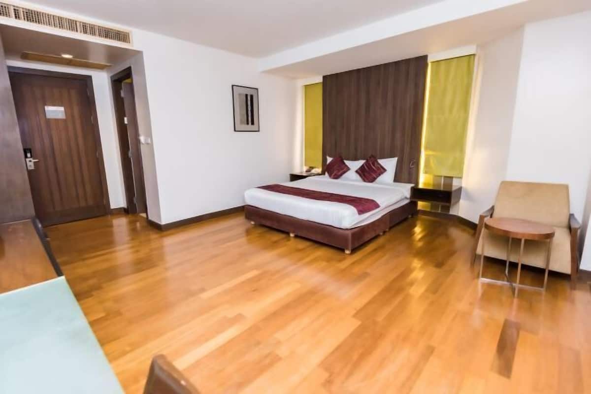 In-room safe, desk, blackout curtains, iron/ironing board (on request)