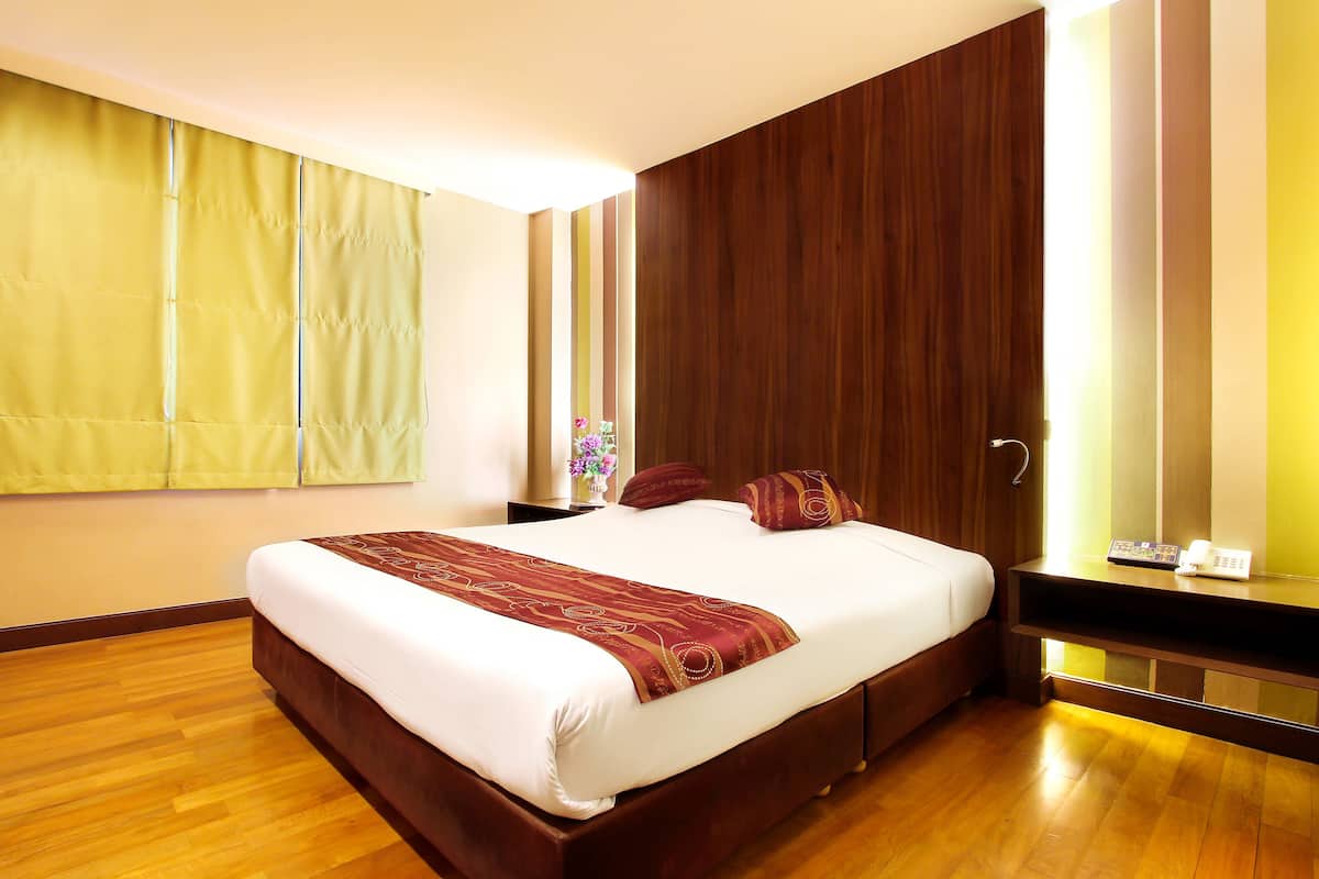 In-room safe, desk, blackout curtains, iron/ironing board (on request)