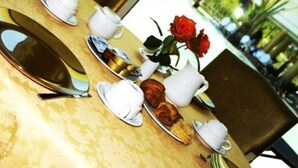 Petit déjeuner complet servi tous les jours en supplément