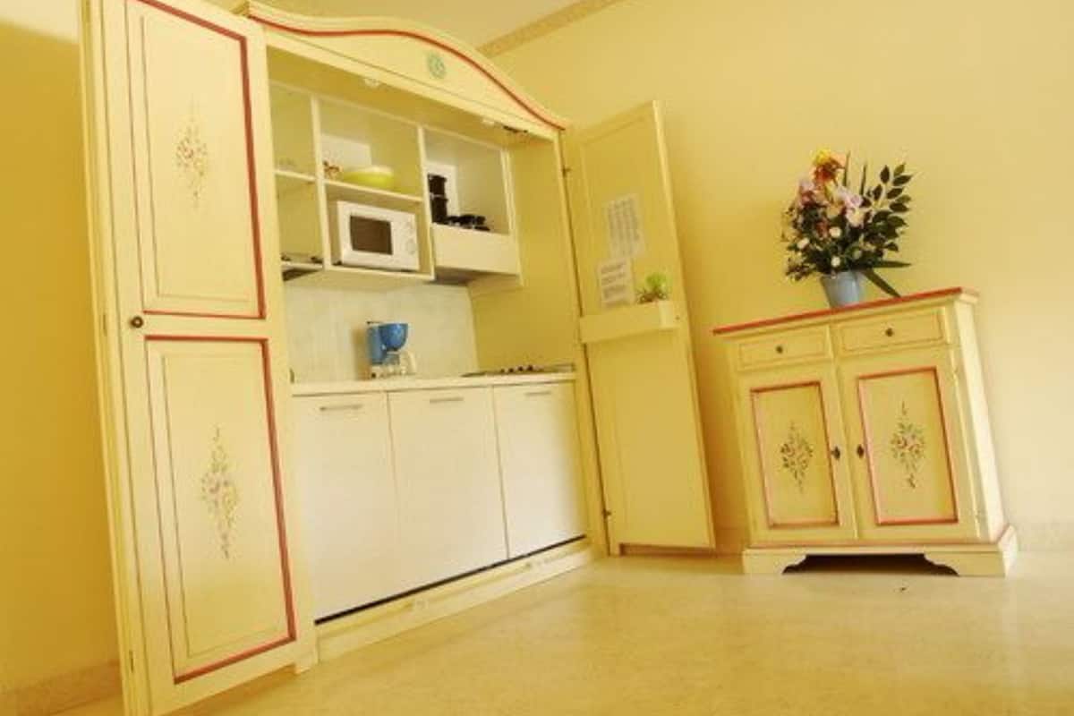 Minibar, coffres-forts dans les chambres, ameublement personnalisé
