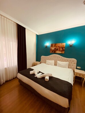 Chambre Standard Double ou avec lits jumeaux | Minibar, coffres-forts dans les chambres, bureau, chambres insonorisées