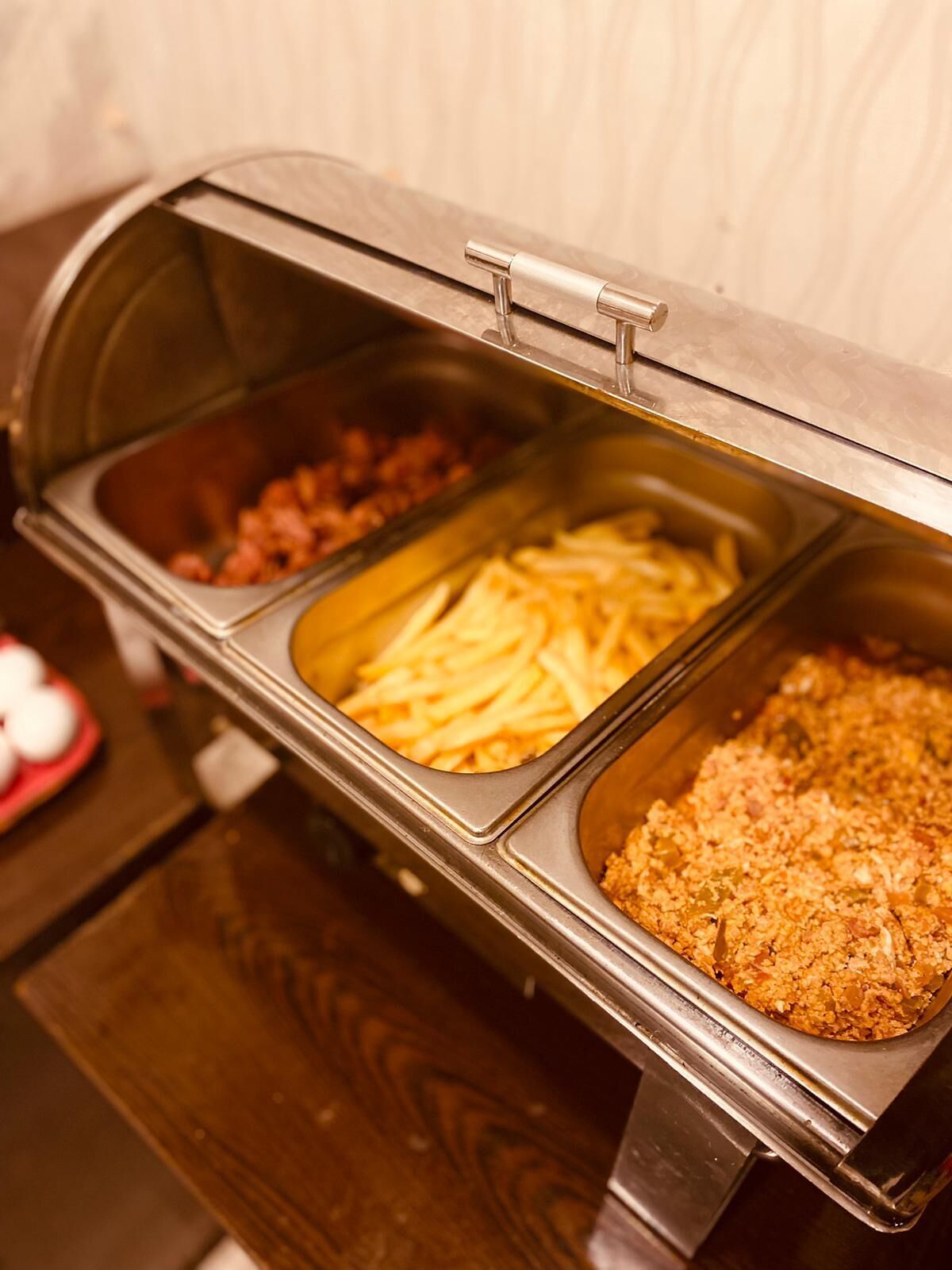 daily buffet breakfast (try 100 per person)