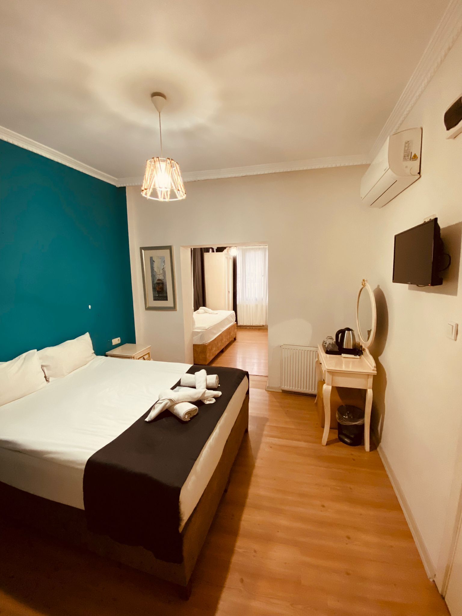 standard triple room | minibar, in-room safe, desk, soundproofing