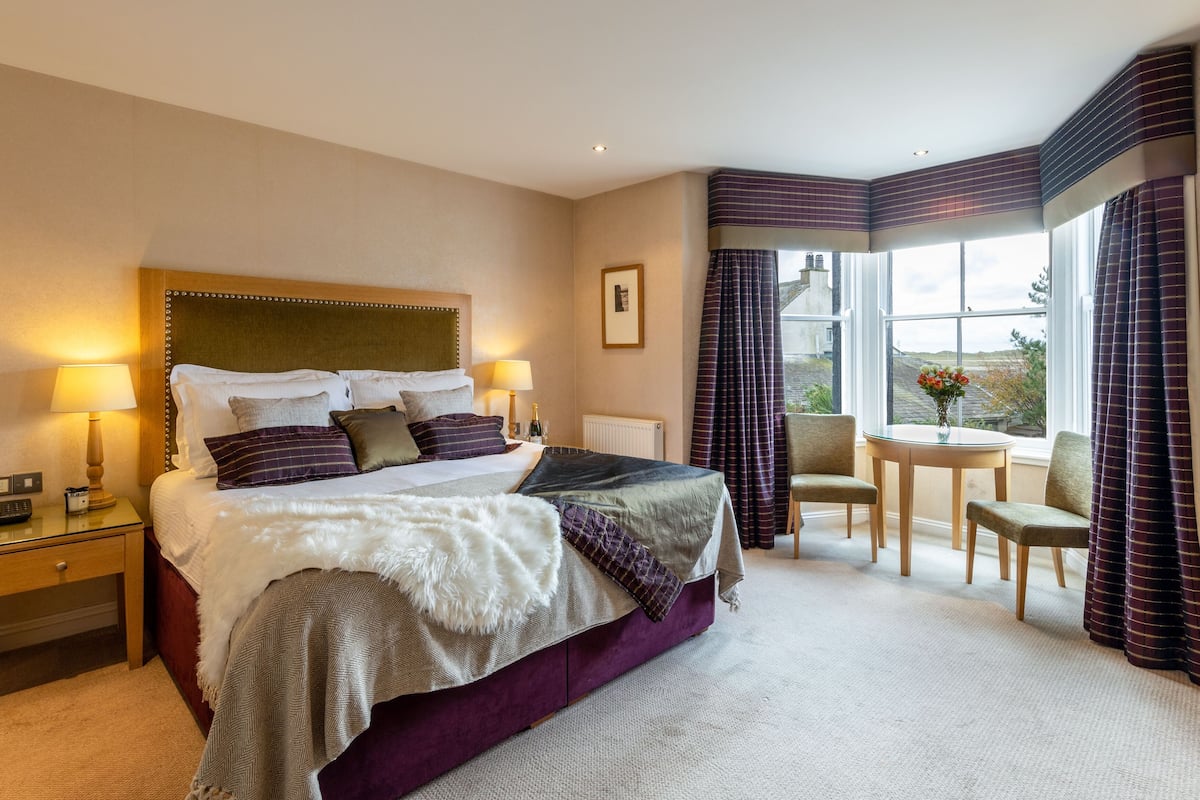 junior suite, ensuite | desk, soundproofing, iron/ironing board, free wifi
