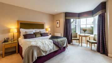 Desk, soundproofing, iron/ironing board, free WiFi