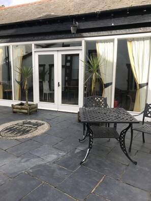Courtyard - The Pennington Hotel (Ravenglass)