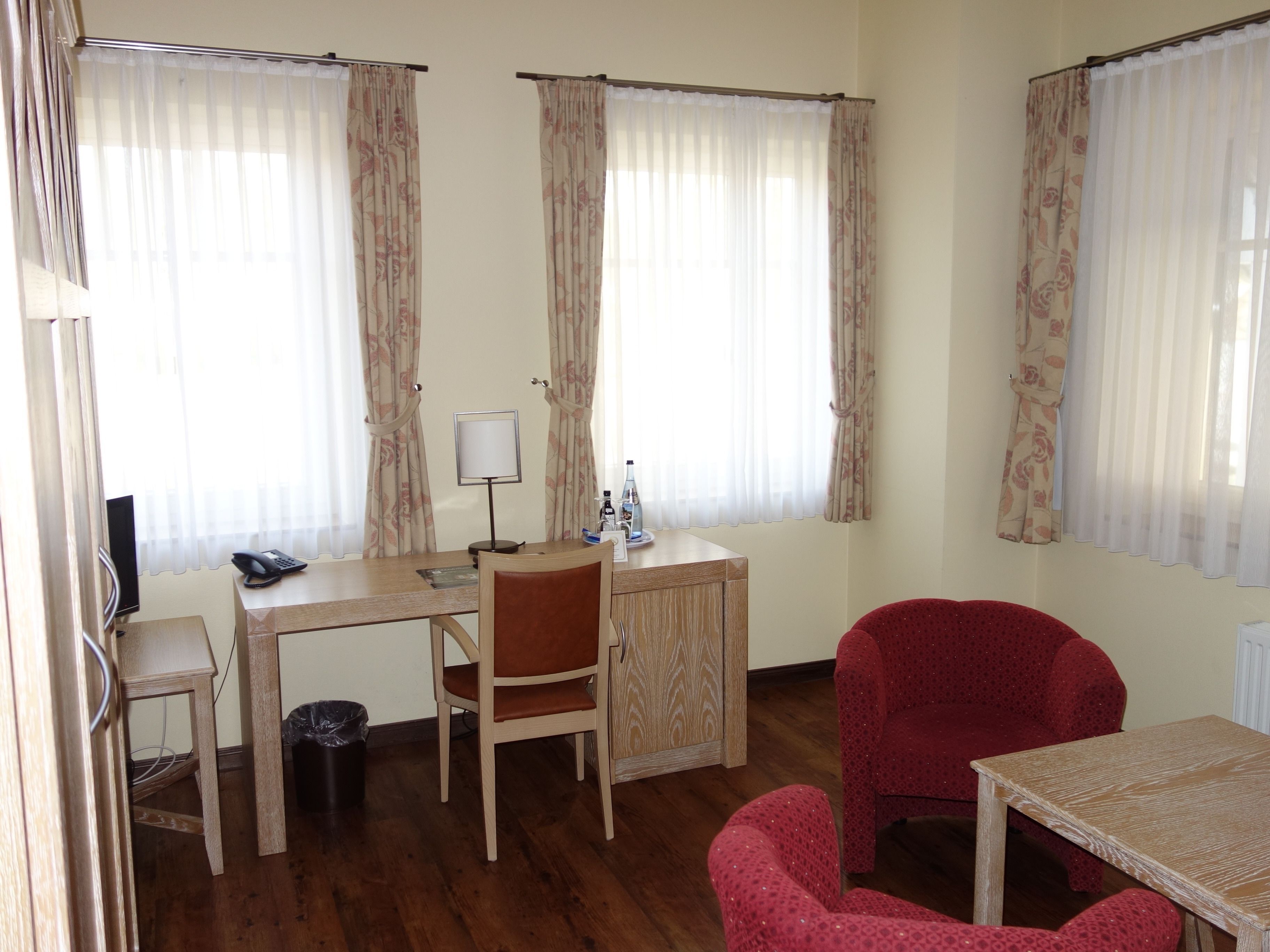 family room, 2 bedrooms | 1 bedroom, premium bedding, down duvets, pillow-top beds