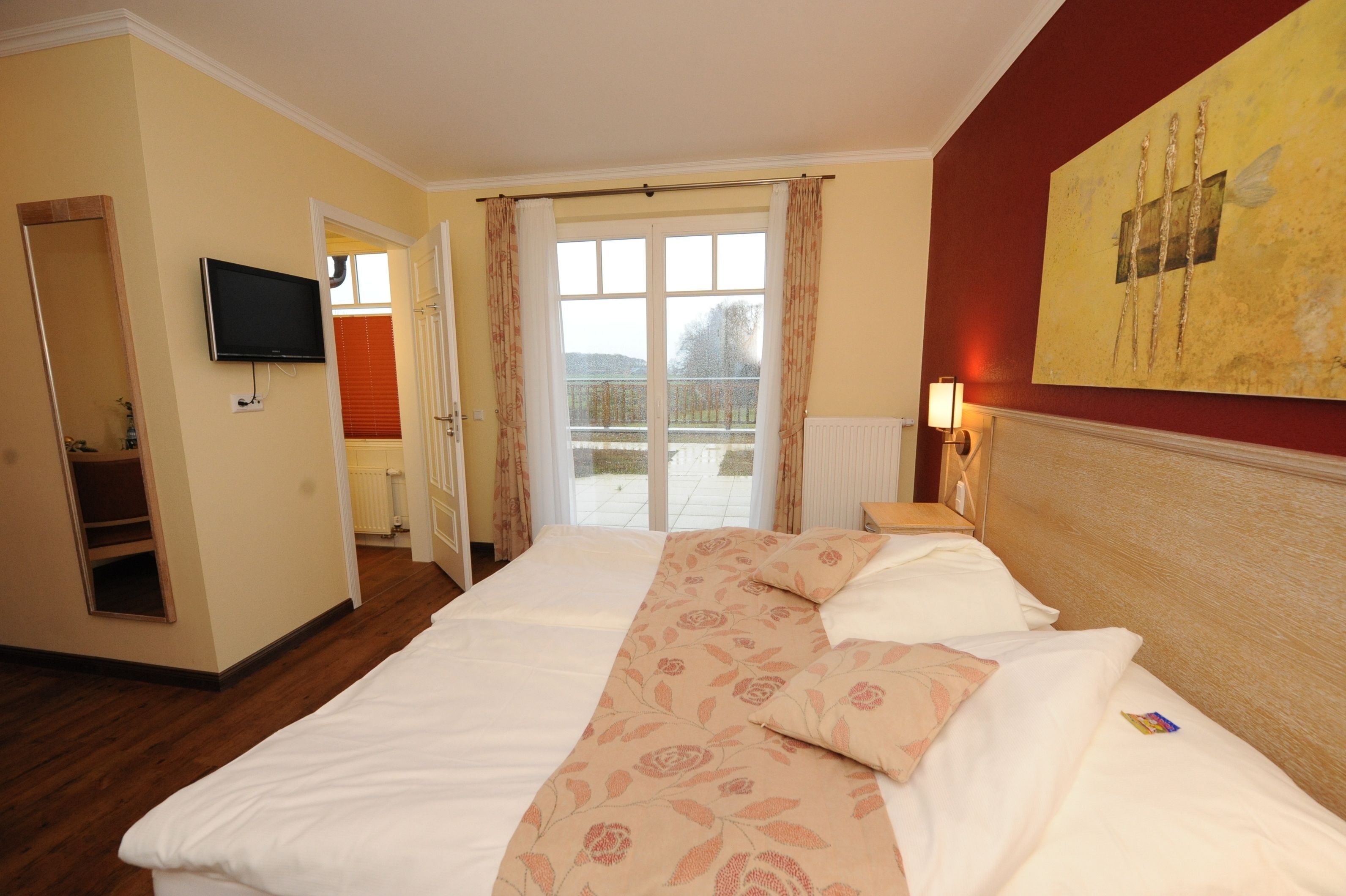 Comfort Double Room | Premium bedding, down comforters, pillowtop beds, blackout drapes