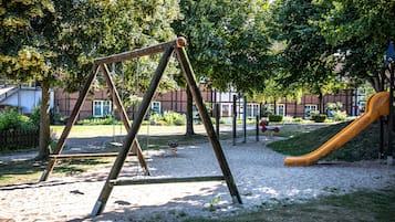 Children’s play area – outdoor