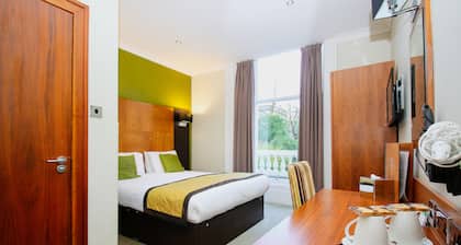 Acorn Hotel