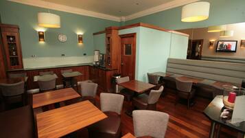 Daily full breakfast (GBP 9.99 per person)