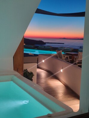 Deluxe Suite with Hot Tub & Caldera View | 1 bedroom, minibar, in-room safe, individually decorated