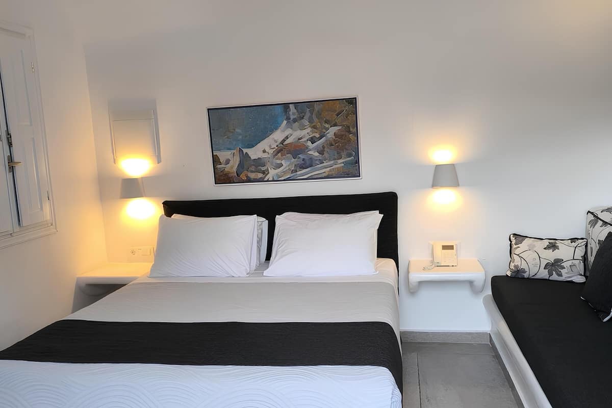 Junior Suite with Hot Tub & Caldera View