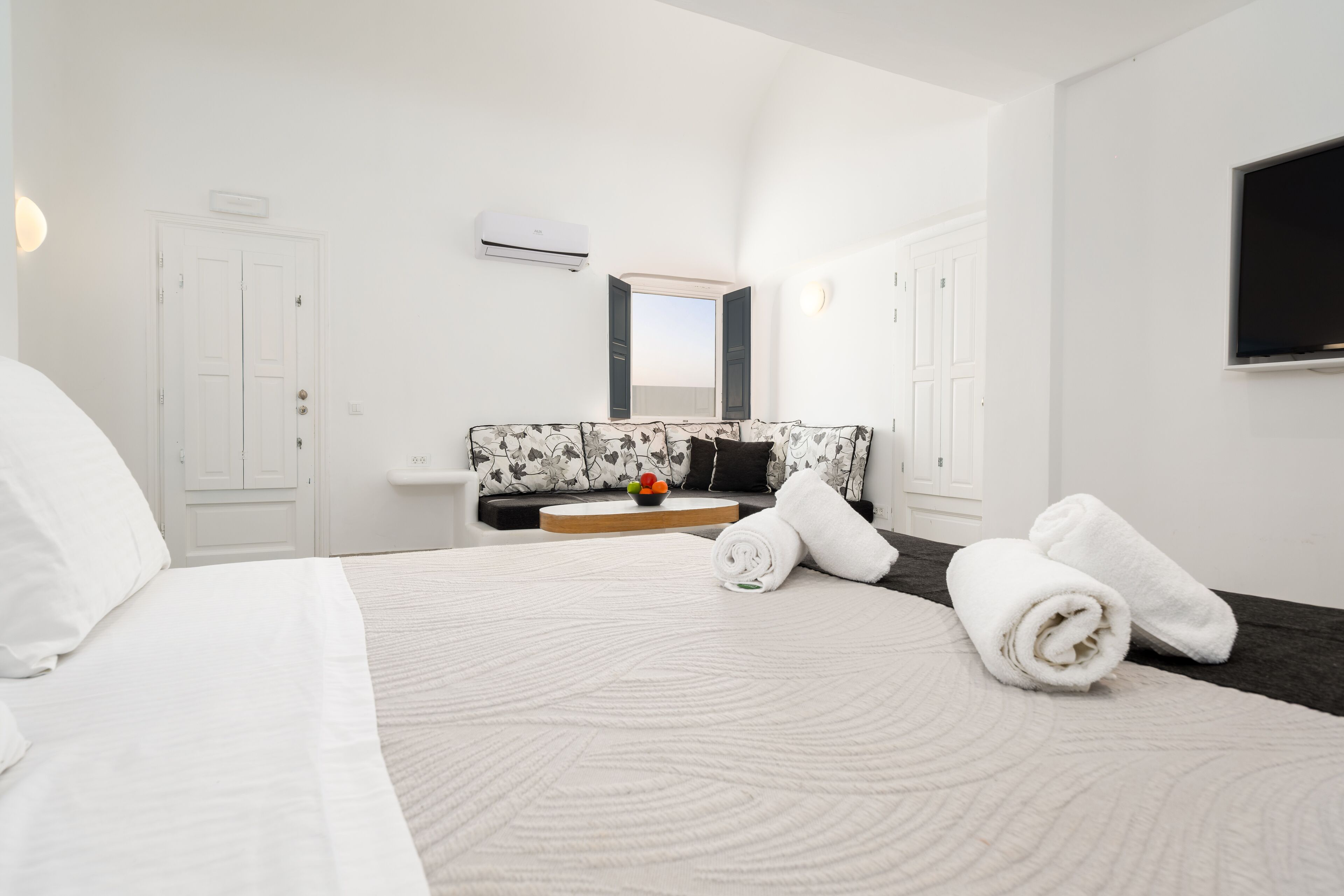 Amaze Suites Santorini exterior view 5