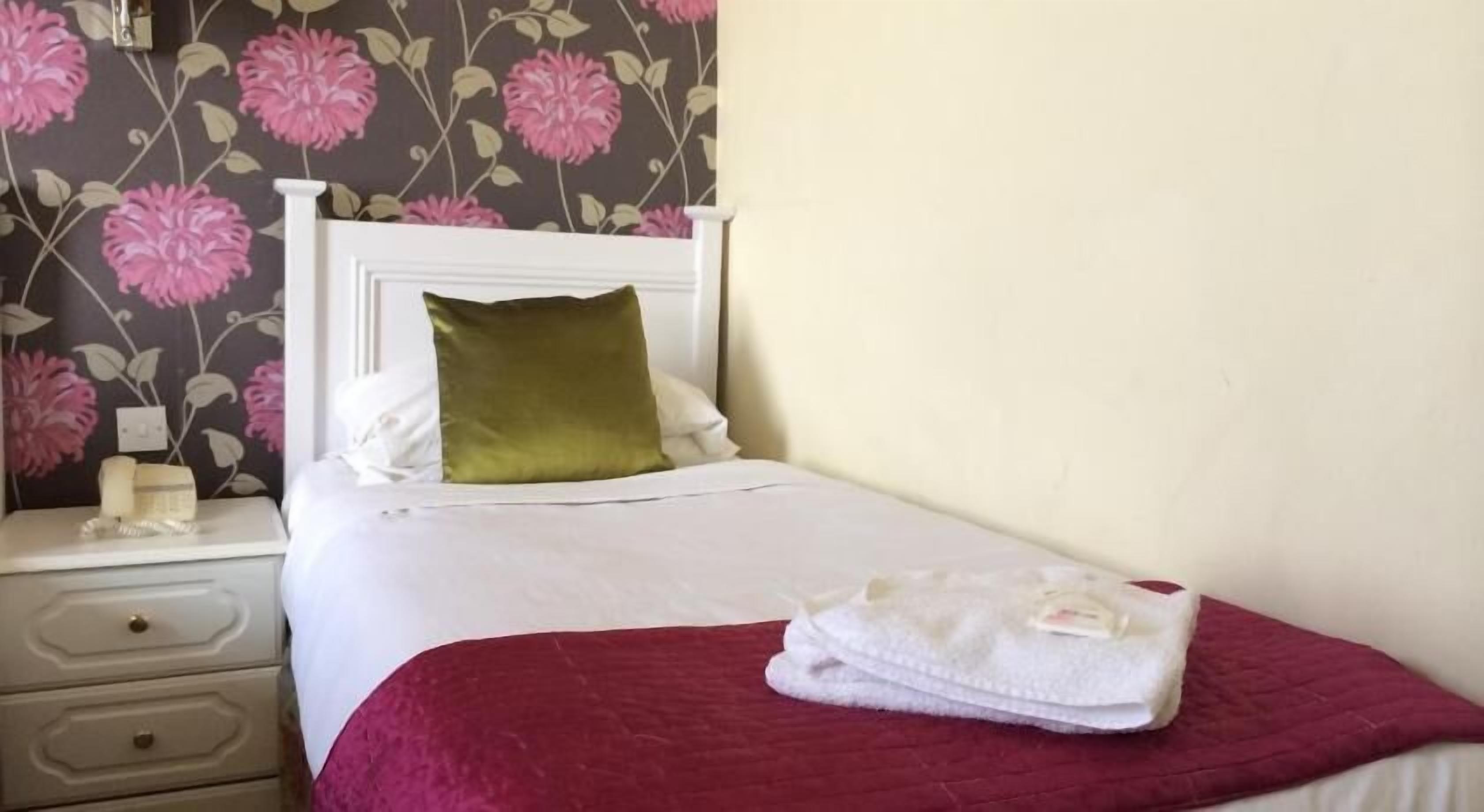 In-room safe, iron/ironing board, cots/infant beds, free WiFi
