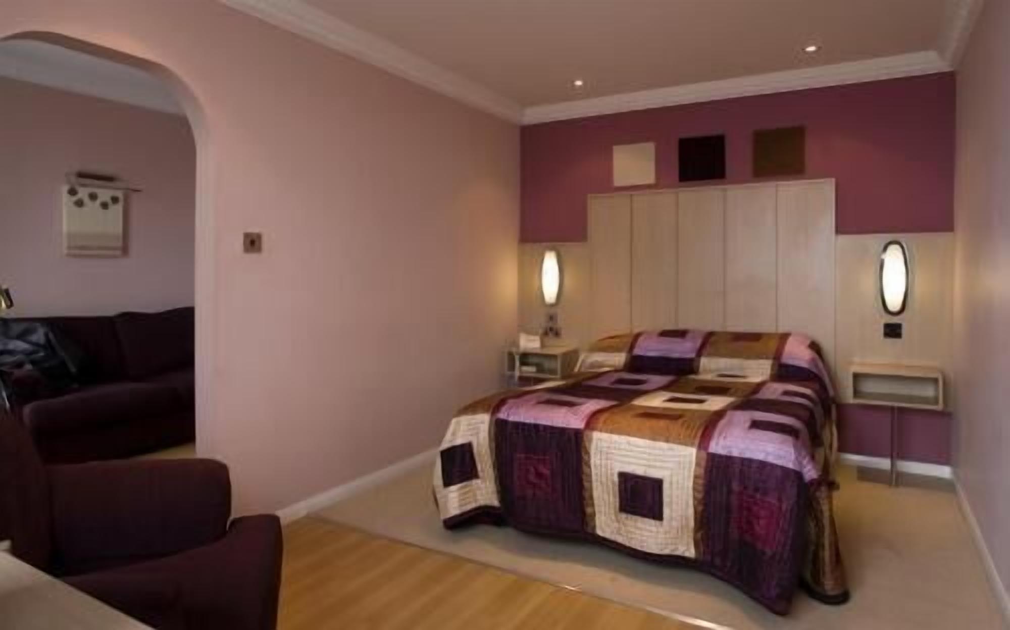 In-room safe, iron/ironing board, cots/infant beds, free WiFi