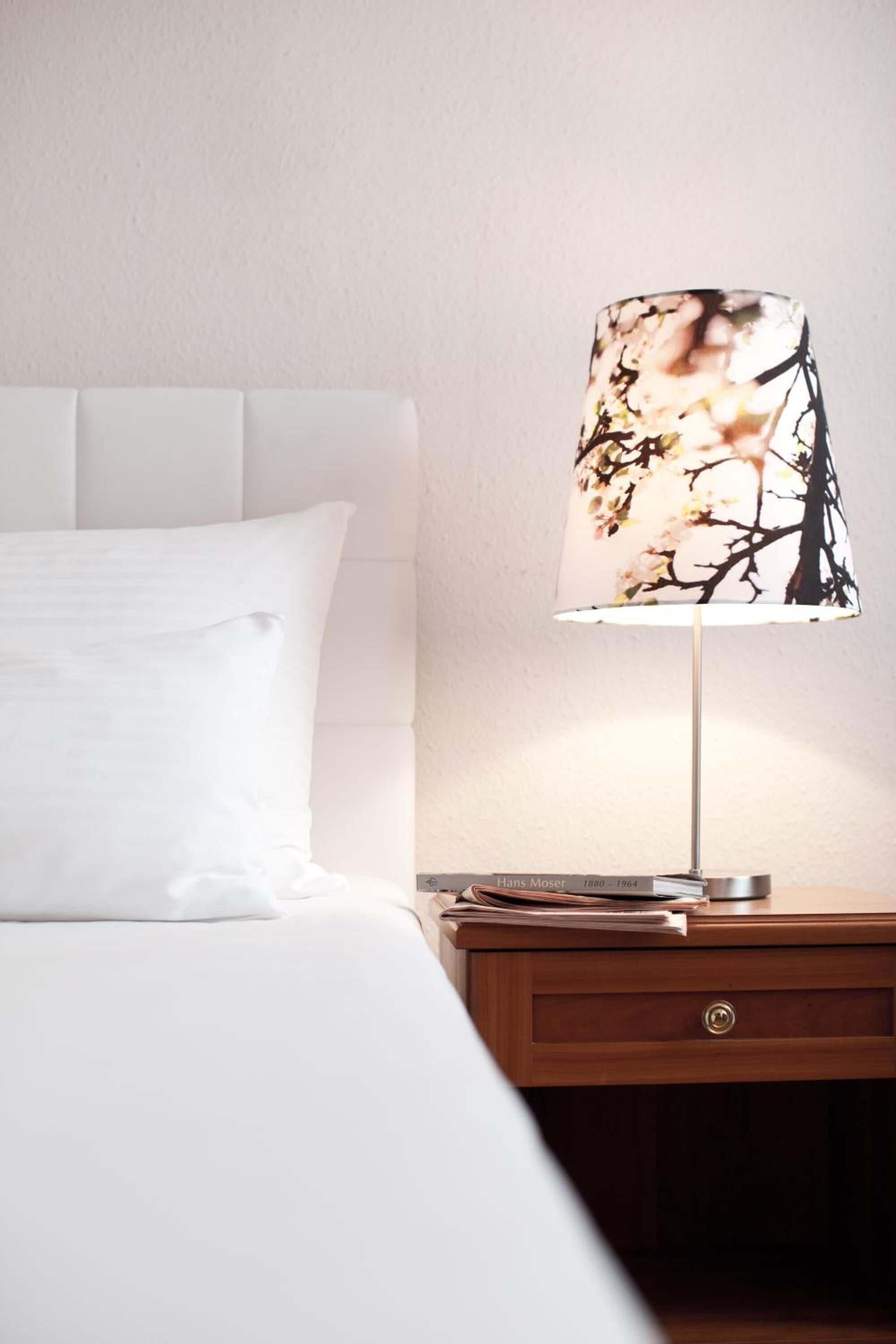 premium bedding, soundproofing, free wifi, bed sheets