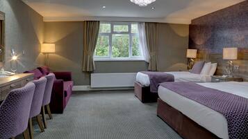 Desk, laptop workspace, iron/ironing board, free WiFi