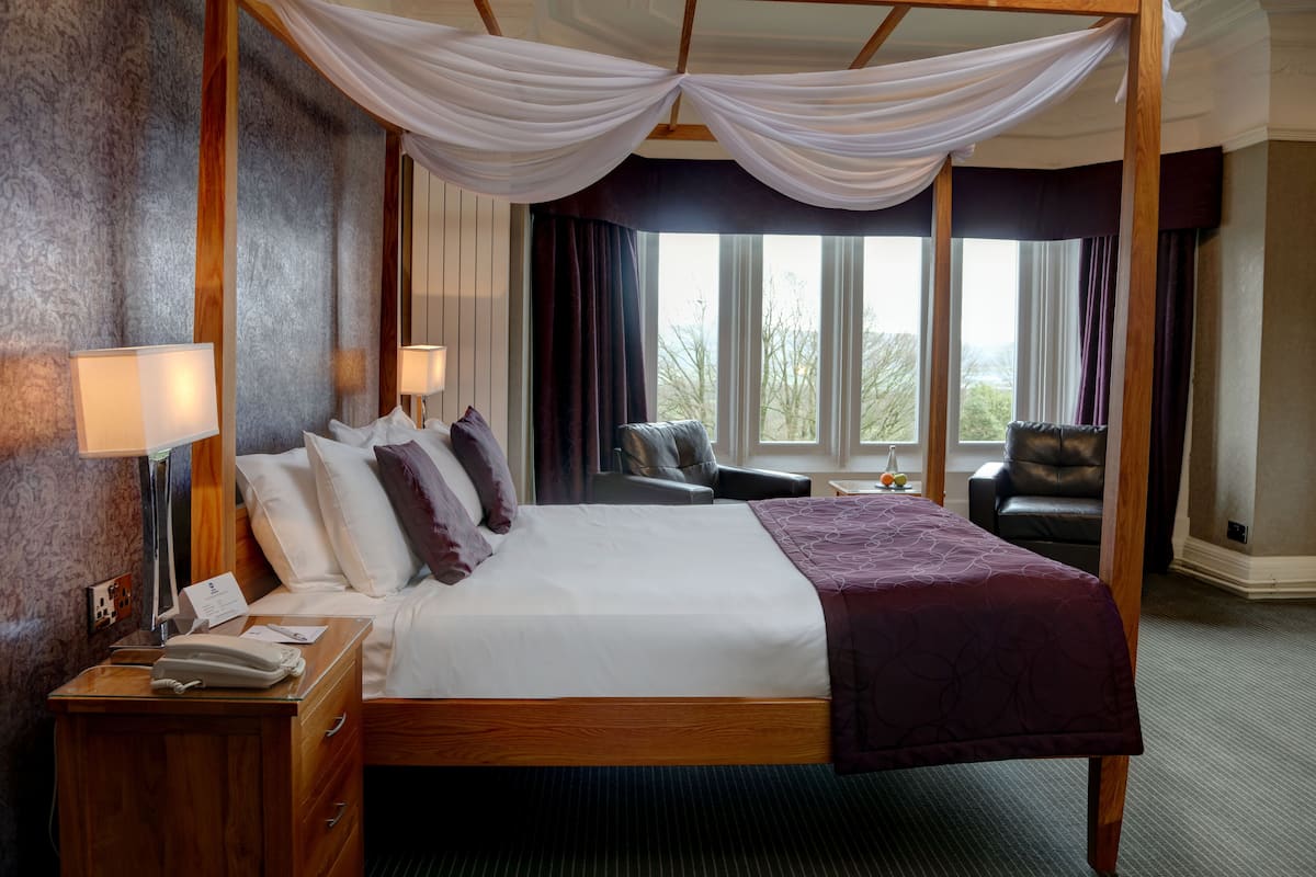 Chambre Supérieure, 1 lit double, vue jardin (Four Poster Bed) | Bureau, espace de travail pour ordinateur portable
