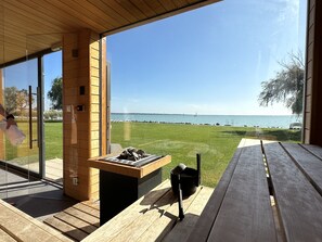 双人护理室、瑞典式按摩、运动按摩、面部护理、指（趾）甲修剪和护理、按摩服务