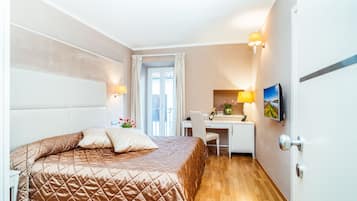 Standard Double Room | Hypo-allergenic bedding, down duvets, pillow-top beds, minibar