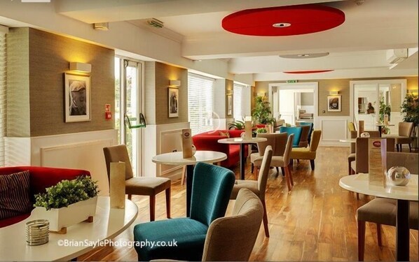 Lounge - The Park Hotel (Bootle)