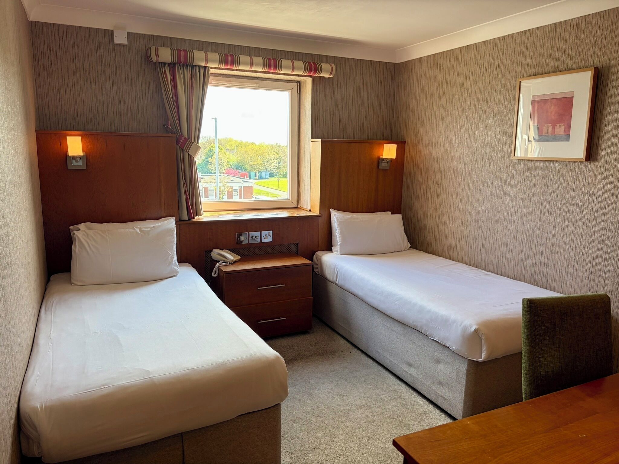 Standard Twin Room | In-room safe, desk, iron/ironing board, free WiFi