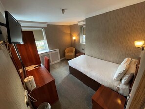 Standard Single Room | In-room safe, desk, iron/ironing board, free WiFi - The Park Hotel (Bootle)