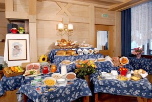 Petit déjeuner compris