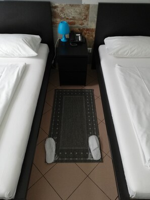Habitación doble | Escritorio, wifi gratis y ropa de cama