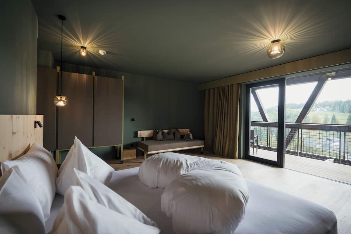 Suite superior | Ropa de cama hipoalergénica y minibar 