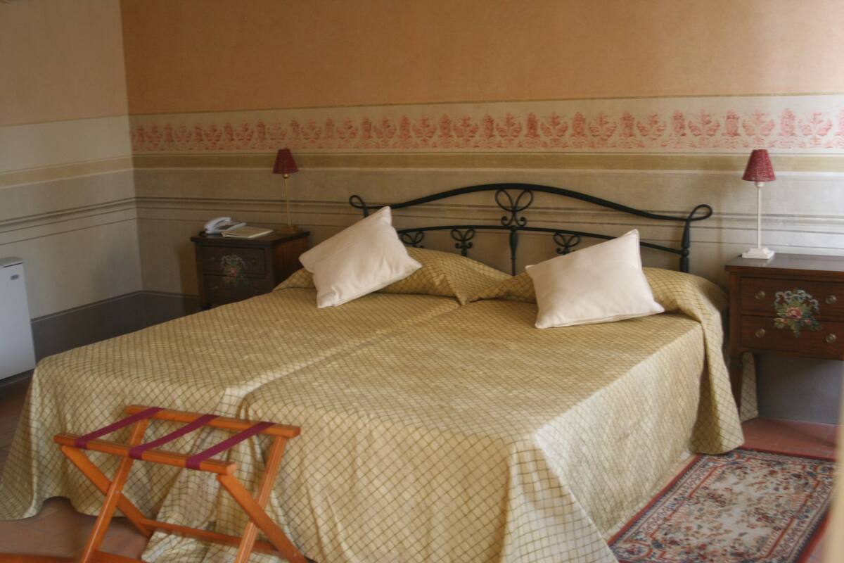 Family Suite | Egyptian cotton sheets, minibar, in-room safe, individually decorated