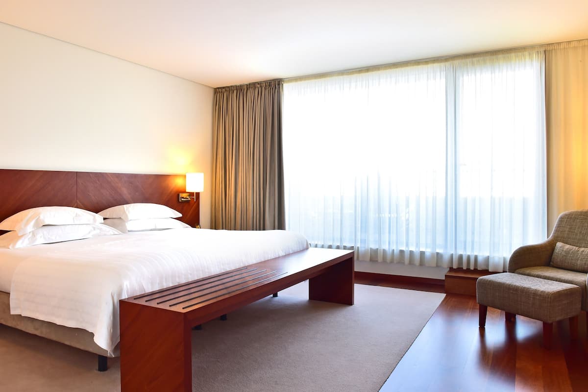 Superior Double or Twin Room | 1 bedroom, minibar, in-room safe, desk