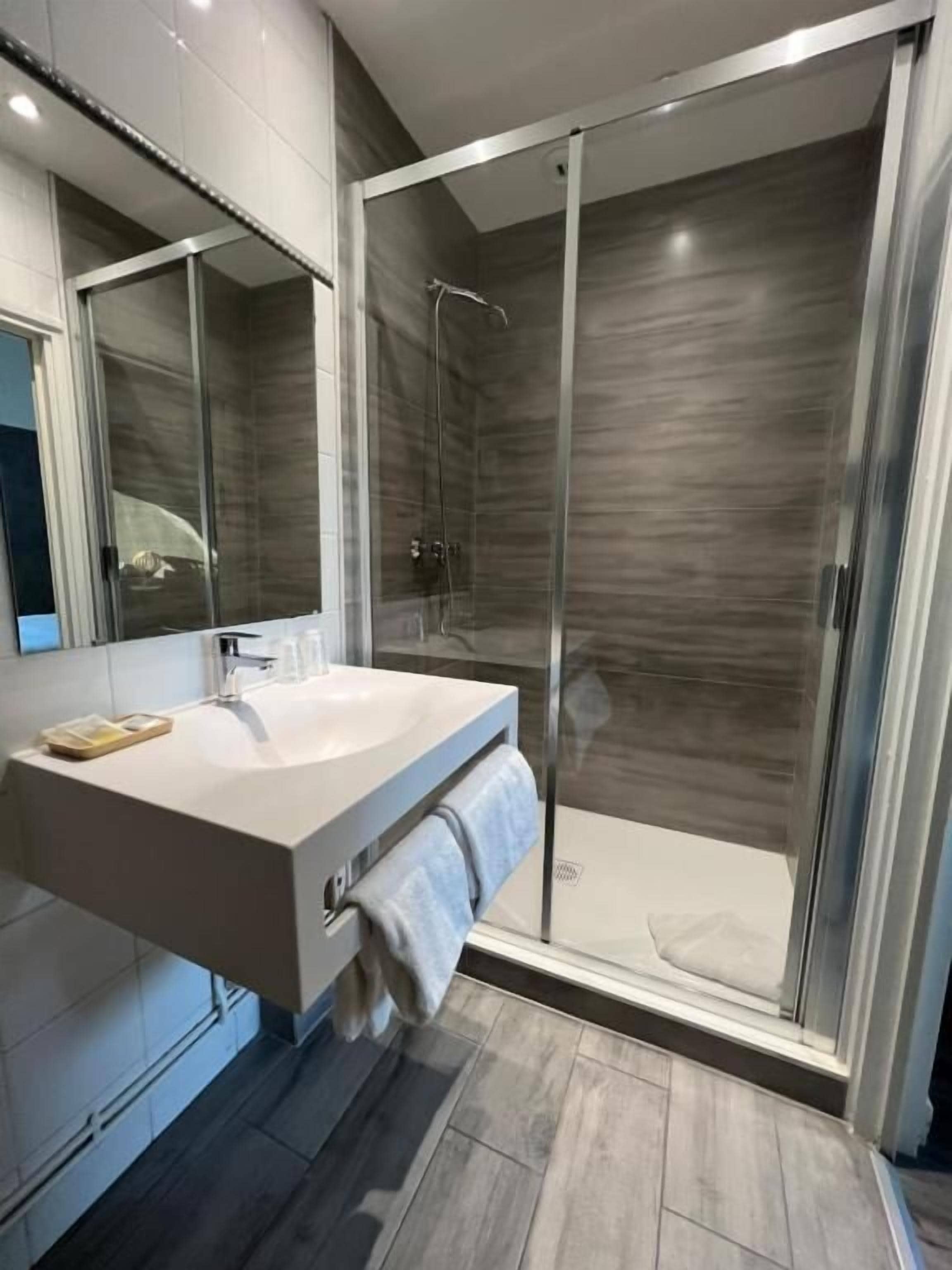 Foto - Contact Hotel Hôtel De Troyes