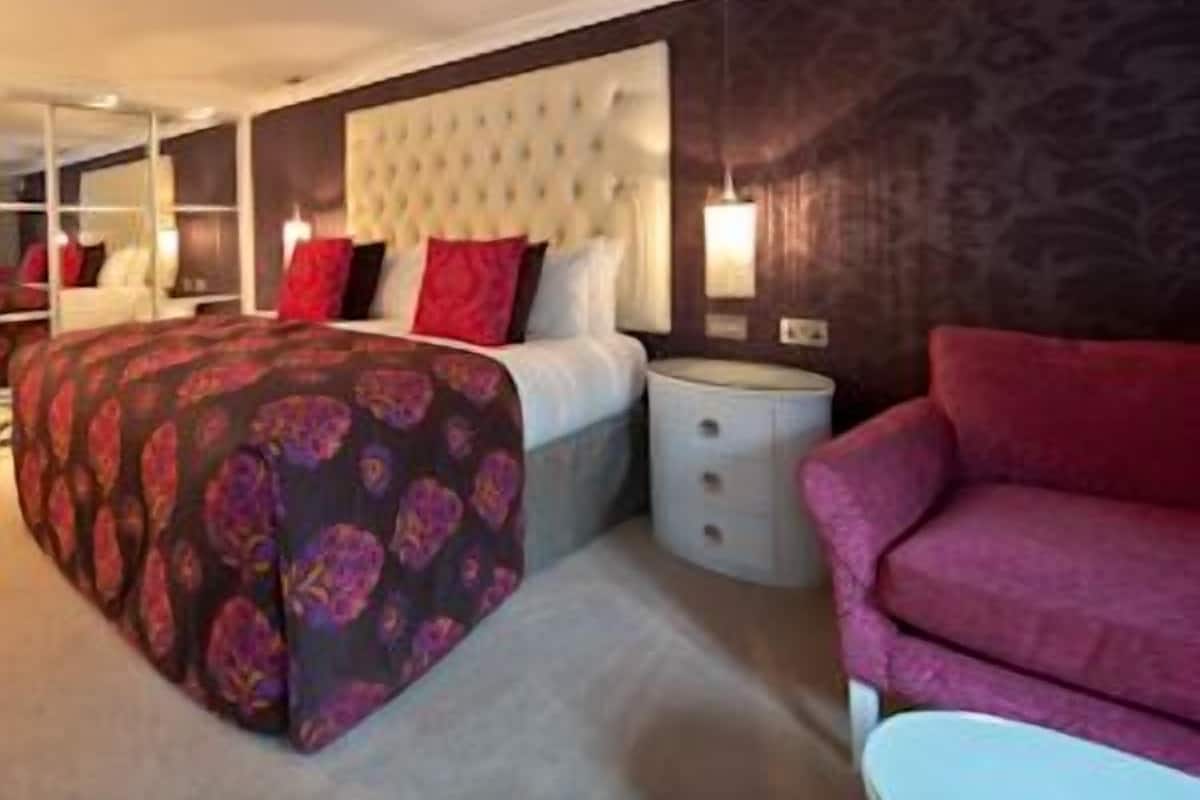Studio Suite Mewah | 1 kamar tidur, seprai katun Mesir, brankas, dan didekorasi berbeda-beda